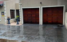 17 Byvanger Luxury Home Deluxe Queen Suite Room 1